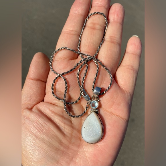 Stone Age sterling silver and teardrop white druzy pendant - Picture 4 of 7
